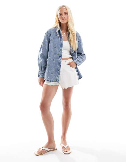 ONLY - Lyseblå denimskjorte med blomsterbroderi, 3 af 4