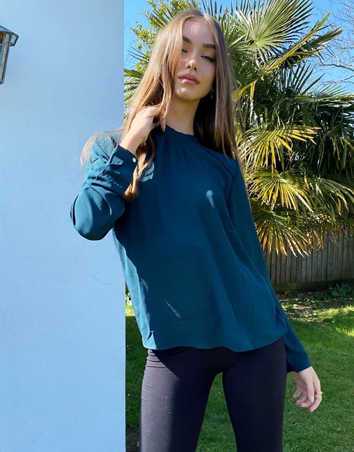Only mallory long sleeve solid woven blouse in Green Gables