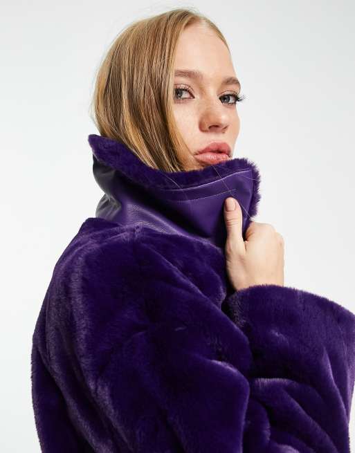 manteau fourrure mauve