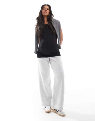 Only Maternity 2-pack Short Sleeve T-shirt In Black