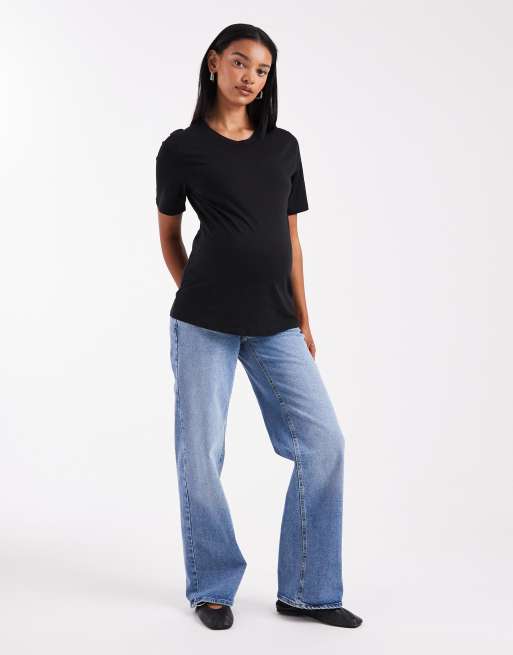 ONLY Maternity – 2er-Pack T-Shirts in Schwarz und Weiß, Umstandsmode, 2 von 4