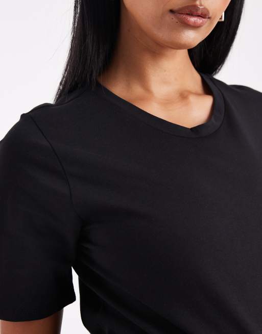 ONLY Maternity – 2er-Pack T-Shirts in Schwarz und Weiß, Umstandsmode, 3 von 4