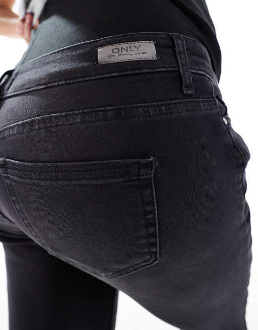 ONLY Maternity - Blush - Skinny jeans met gerafelde zoom in zwart met wassing , 4 van 5