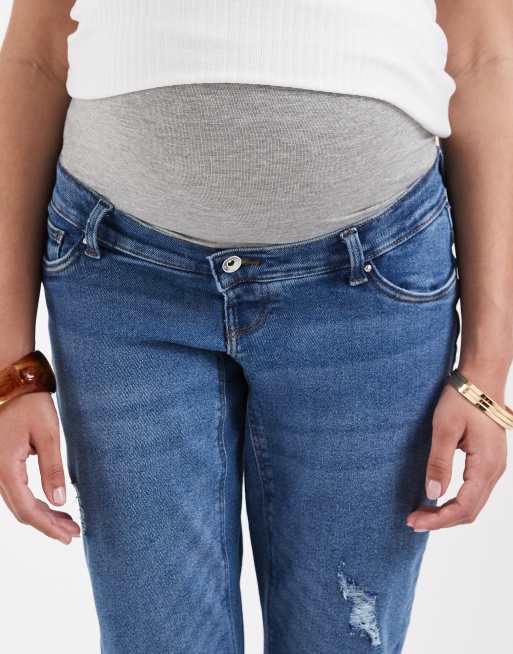 ONLY Maternity high waist mom ripped mom jeans in light blue , 4 of 5