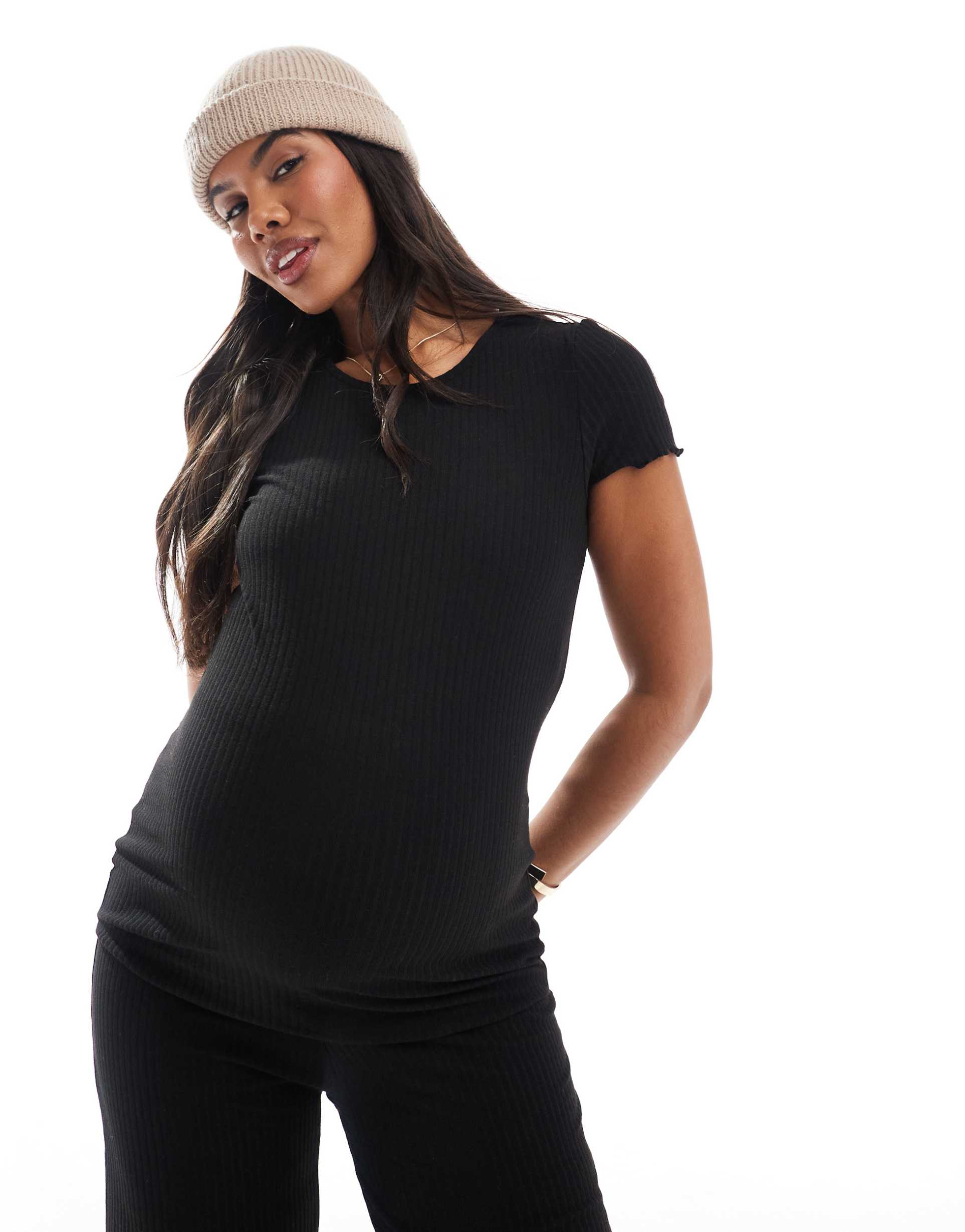 only maternity lettuce edge short sleeve top in black