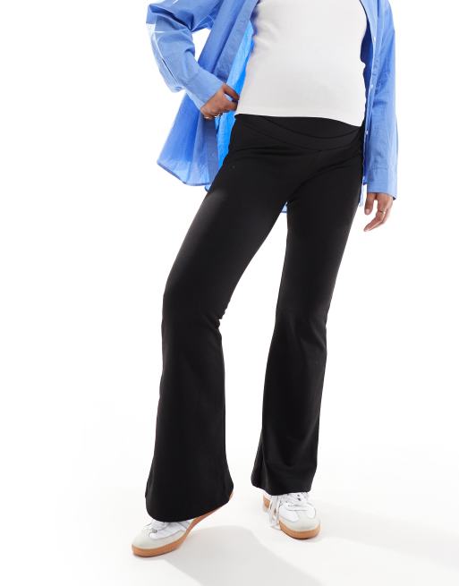 ONLY Maternity stretchy flare trousers in black, 4 of 5
