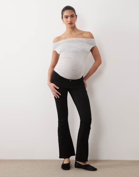 ONLY Maternity – Svarta, utsvängda jeans med push up-effekt - view 1
