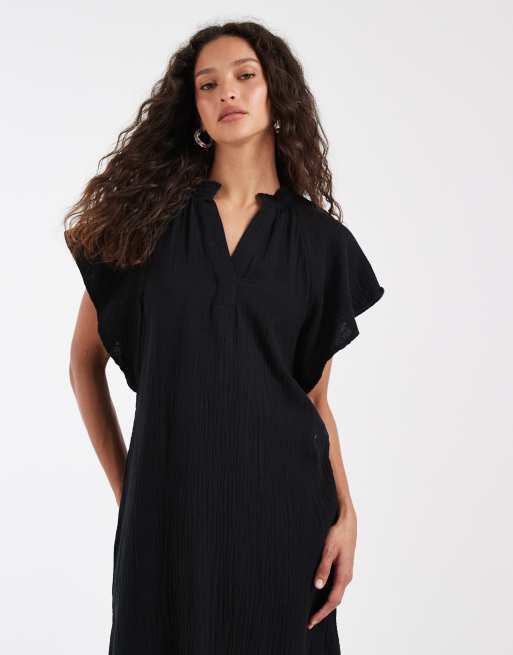 ONLY maxi cheesecloth dress with flutter sleeves in black, 2 of 4