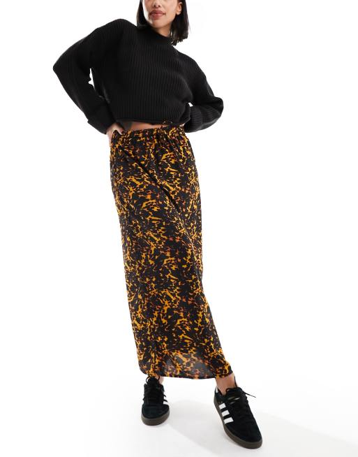 Only maxi skirt with side slit in animal print