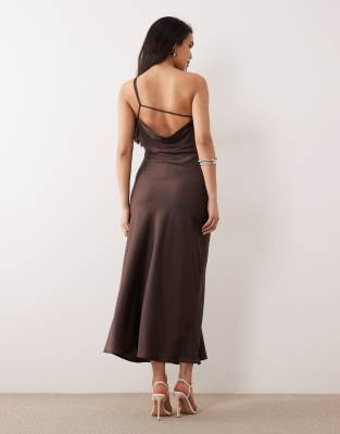 ONLY - Maxikleid in Schokobraun mit One-Shoulder-Träger-Brown