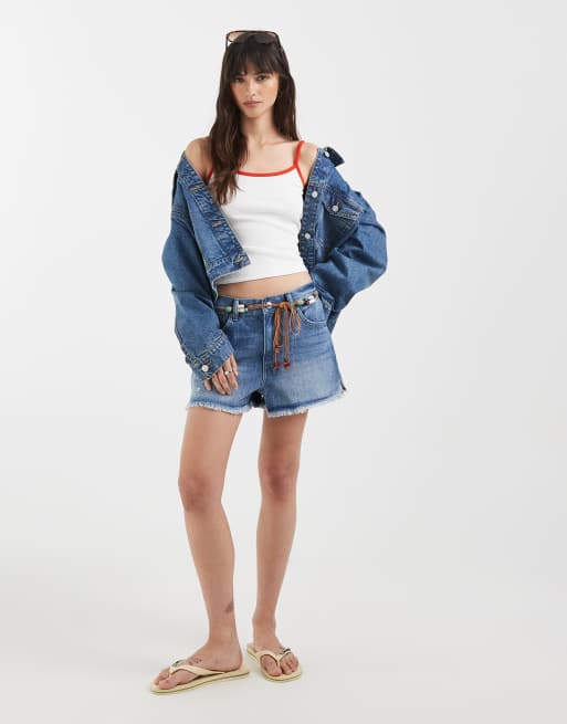 ONLY – Mellanblå jeansshorts med skärp, 2 av 5