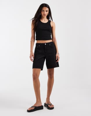 Only Mid Rise Loose Fit Mom Shorts In Black