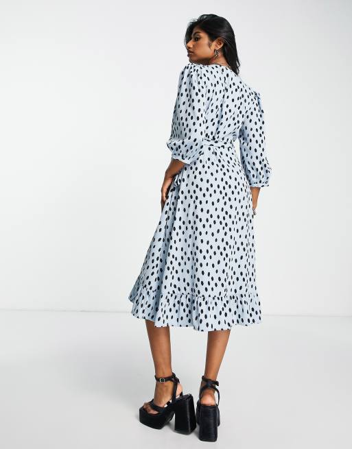 Only Midi jurk met overslag en pofmouwen in blauw met stippen ASOS