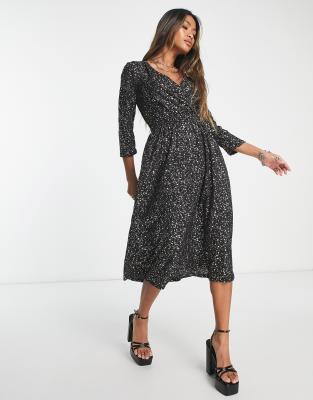 Only - Midi-Wickelkleid in Schwarz und Gold