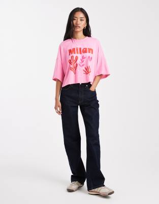 Only Milan Graphic Cropped Fit T-shirt In Pink