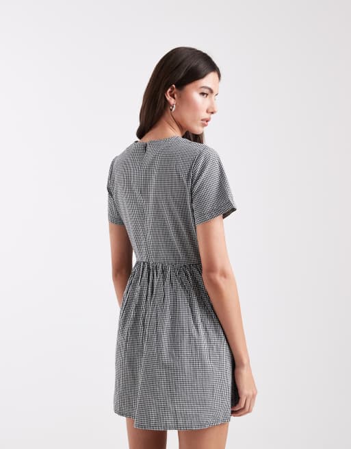 ONLY - Mini-jurk met V-taille en gingham ruit in zwart, 2 van 4