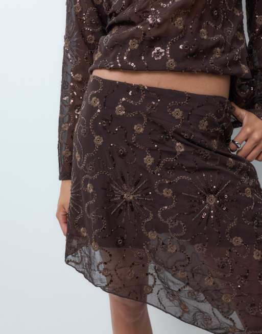 ONLY minifalda asimétrica de malla superpuesta adornada, parte de un conjunto, color chocolate, 3 de 5