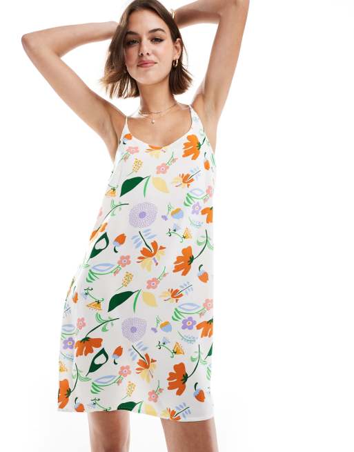 ONLY – Minikleid in Weiß mit Blumenmuster 