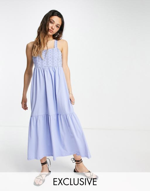 Only – Niebieska sukienka maxi z koronkową wstawką – tylko w ASOS