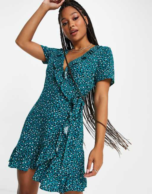 Only – Nova – Mini-Wickelkleid in Türkis mit Blümchenmuster und Rüschen