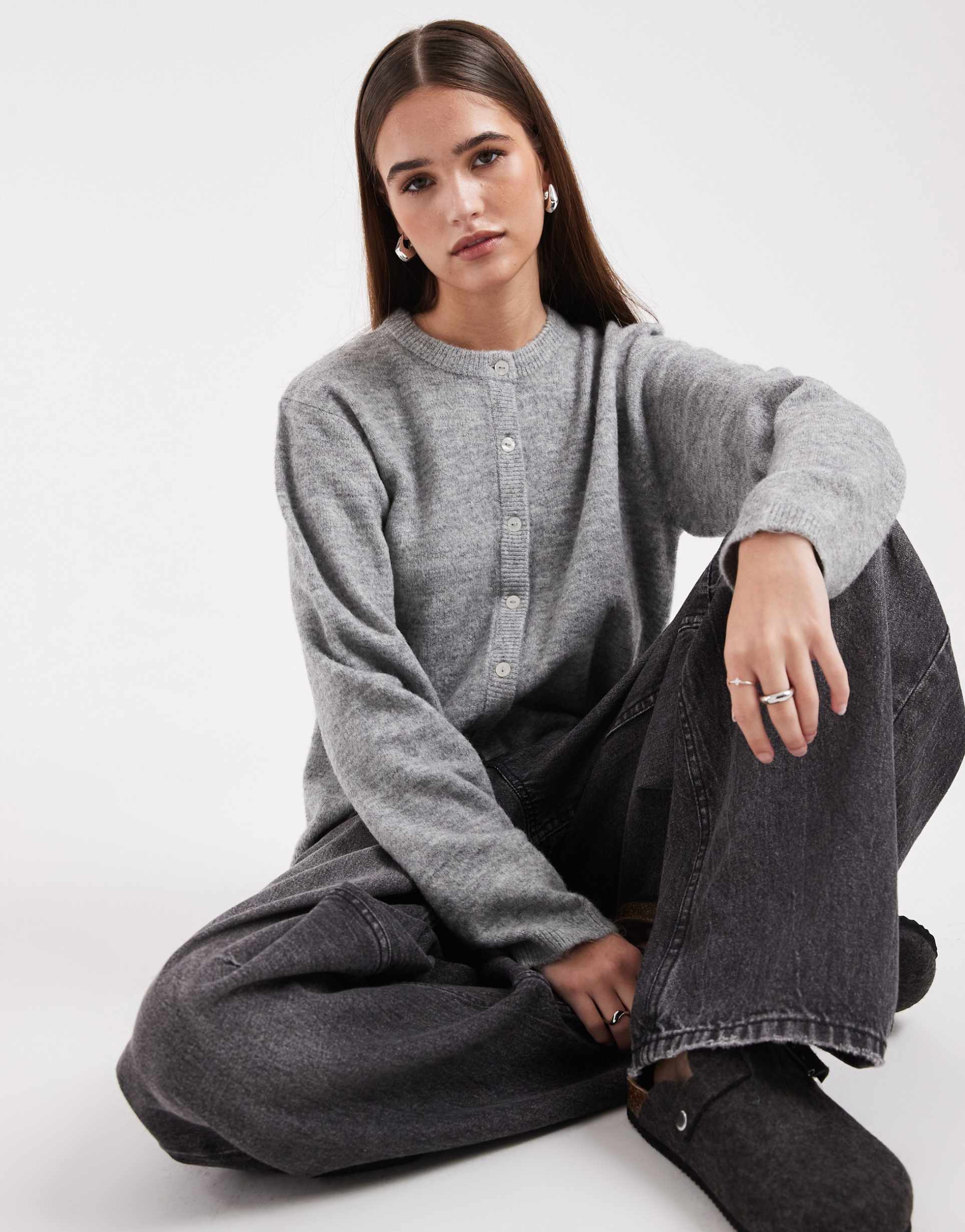 only o-neck cardigan in mid gray