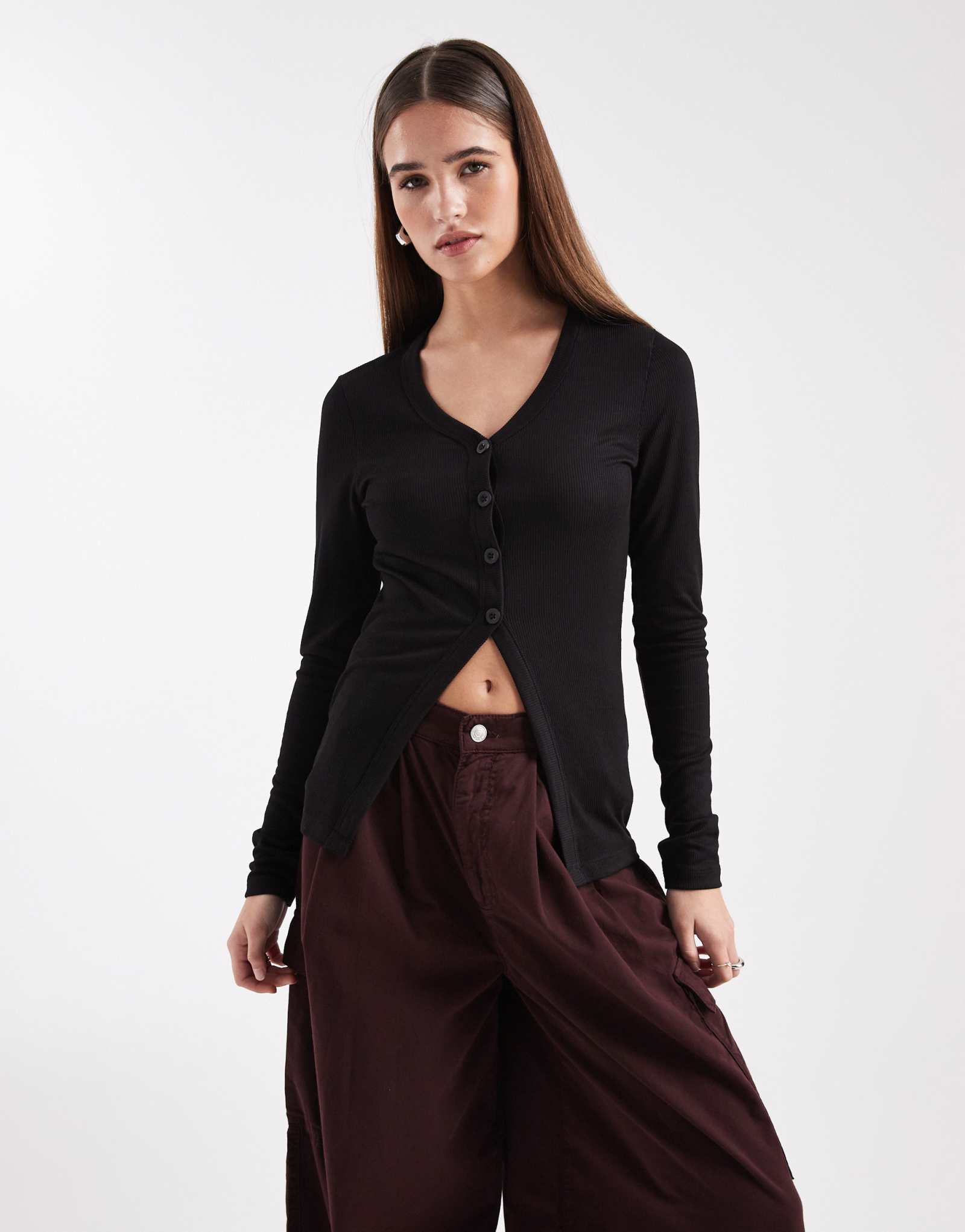 Удлиненный кардиган с открытым подолом черного цвета