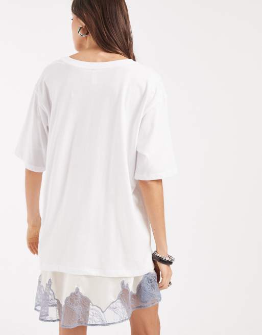 ONLY – Oversize-T-Shirt in Weiß mit Tomaten-Grafikprint, 4 von 4