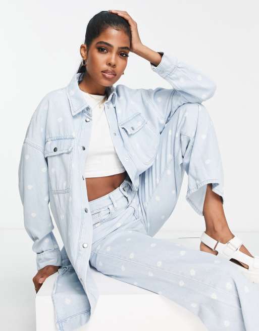 Only - Oversized denimskjorte i lys vask med margueritprint - Del af sæt 
