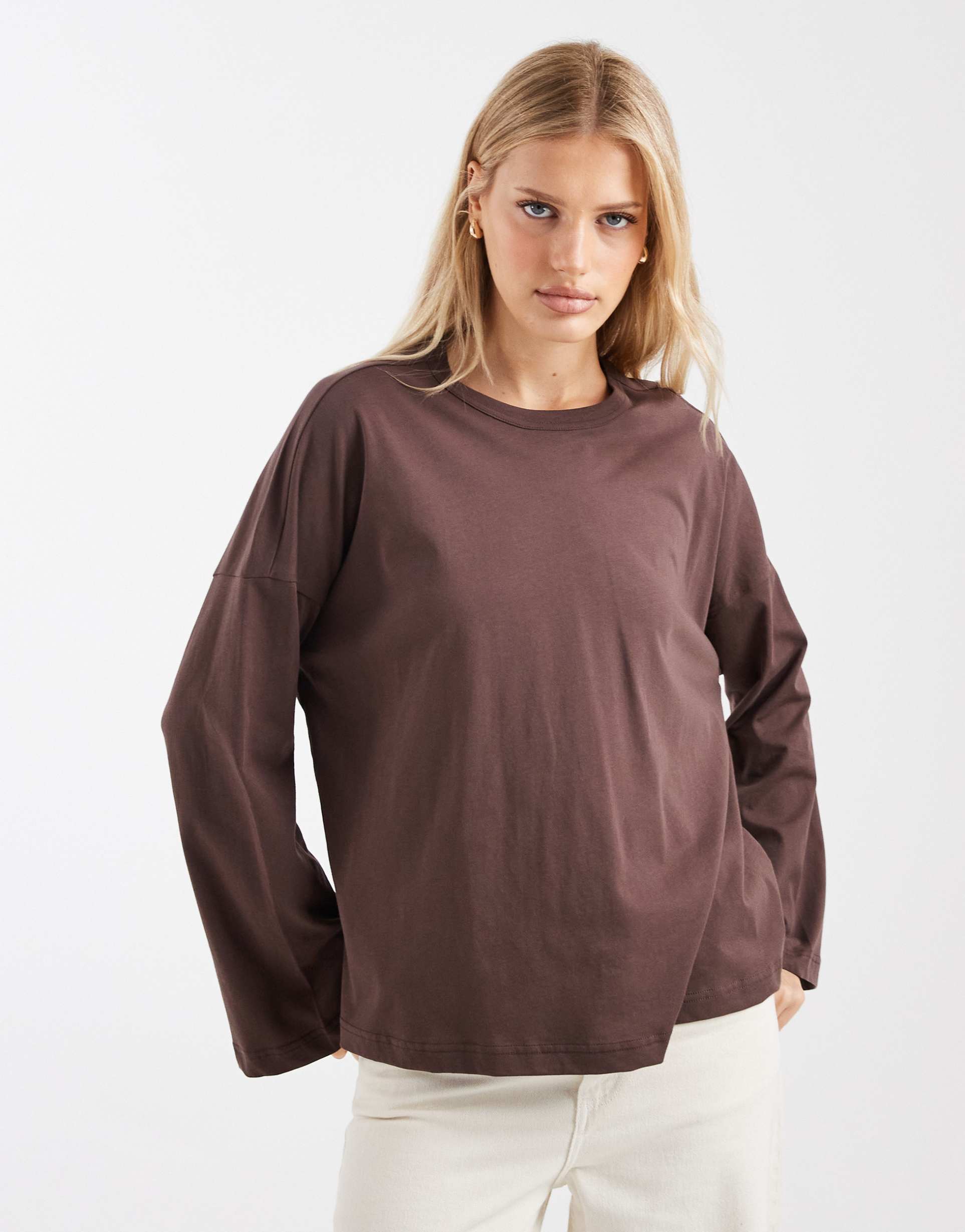only oversized long sleeve t-shirt in chocolate brown