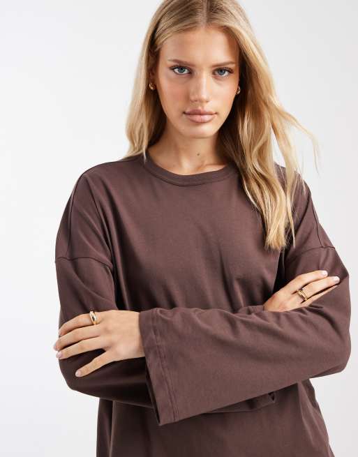 ONLY oversized long sleeve T-shirt in chocolate brown, 2 of 4
