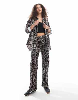 only oversized overshirt in leopard print - part of a set