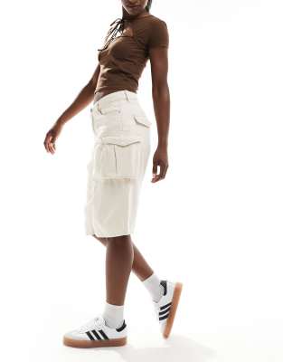 ONLY oversized utility cargo short in ecru-White