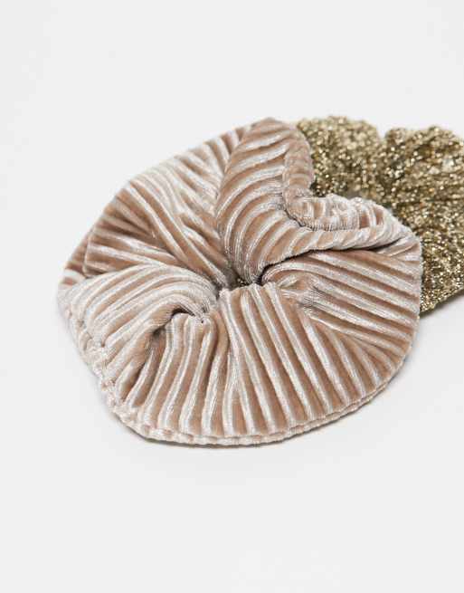 ONLY - Pakke med 2 scrunchies i creme/guldfarvet med pailletter, 2 af 3