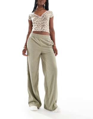 ONLY - Pantalon ample à enfiler en velours côtelé - Sauge - view 1