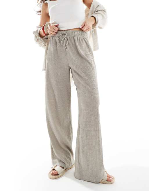ONLY - Pantalon ample texturé noué à la taille - Taupe, 2 de 5
