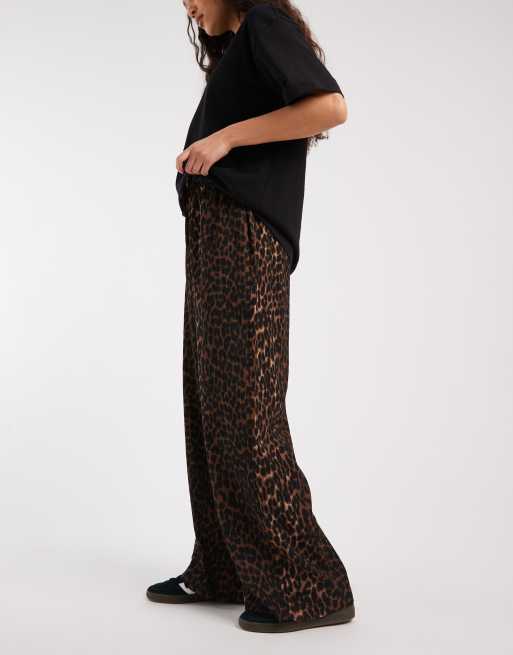 ONLY - Pantalon plissé ample à imprimé animal, 2 de 5