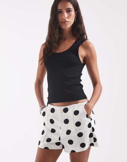 ONLY pantalones cortos entallados de mezcla de lino con lunares blancos, 3 de 5