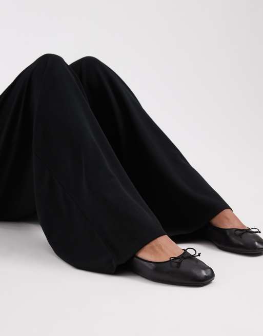 ONLY pantalones de corte sastre de pernera ancha en negro, 3 de 5