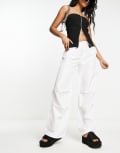 [ONLY] Only parachute pants in white 12-14 WHITE