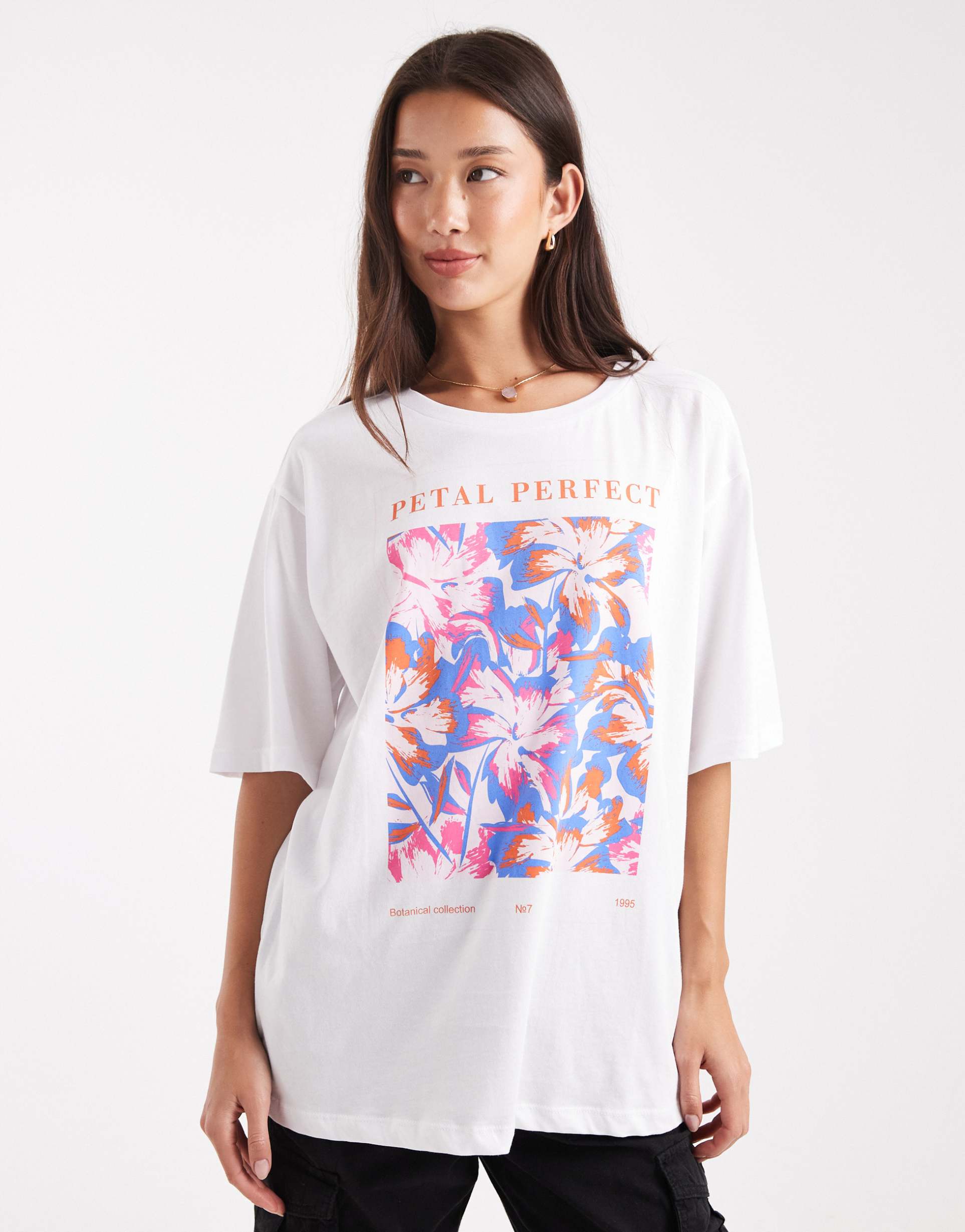 only petal graphic oversized fit t-shirt in white
