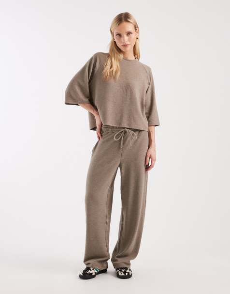 ONLY Petite - Broek met wijde pijpen en zachte textuur in lichtbruin, deel van co-ord set - view 1