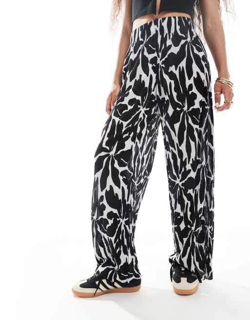 ONLY Petite - Broek met wijde pijpen in abstracte bloemenprint  , 2 van 5