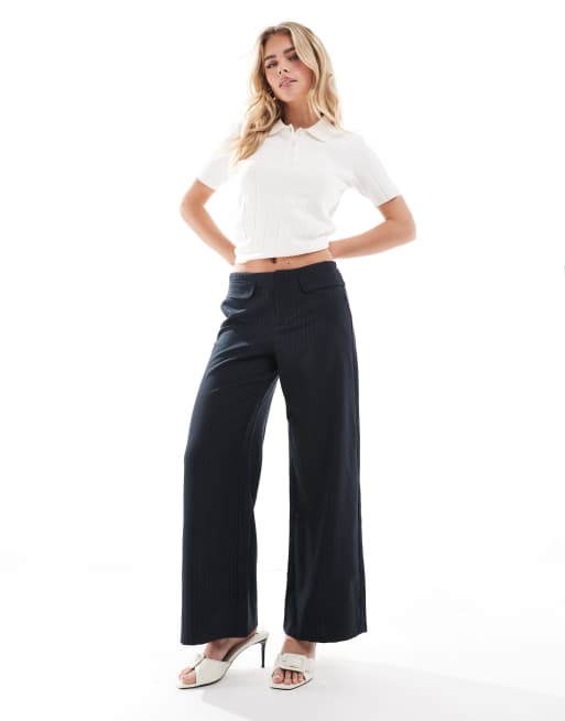ONLY Petite - Broek met wijde pijpen, zakdetail en krijtstreep in marineblauw