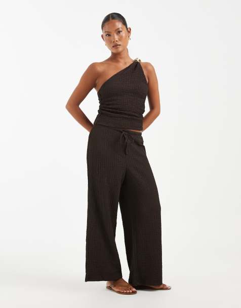 ONLY Petite - Coordinato testurizzato stropicciato marrone scuro con top asimmetrico e pantaloni a vita alta - view 1