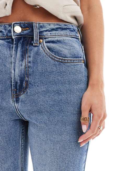 Only Petite - Emily - Højtaljede jeans i mellemblå vask med lige ben og slitage	, 4 af 5