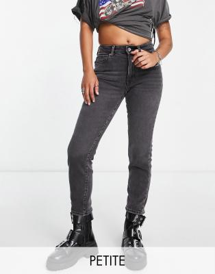 Only Petite - Emily - Schmale Jeans mit geradem Schnitt in verwaschenem Grau