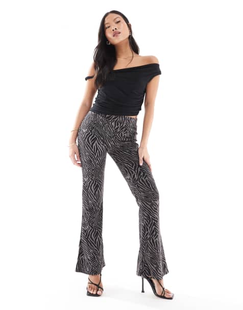 ONLY Petite - Flare-broek met glitter in zwart - view 1