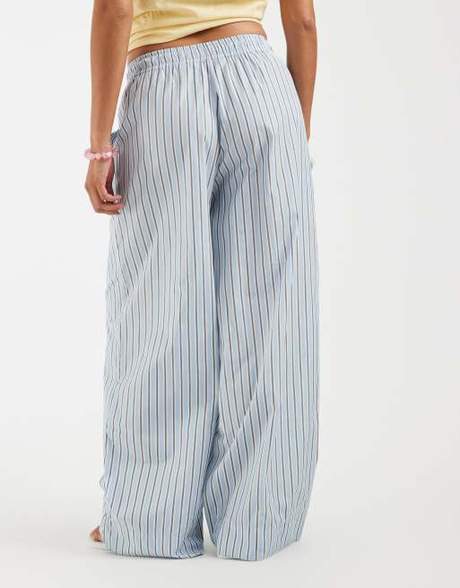 ONLY Petite - Gestreepte broek met wijde pijpen in blauw, 4 van 5