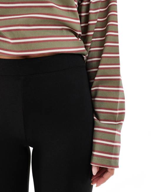 ONLY Petite high waisted flared trousers in black, 4 of 5