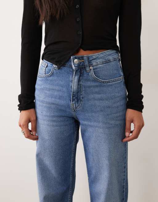 ONLY Petite Juicy jeans med hög midja och vida ben i mellanblått, 4 av 5